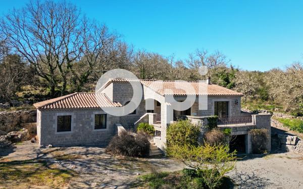 Maison à vendre    5 pièces • 136,50 m2 Ruoms