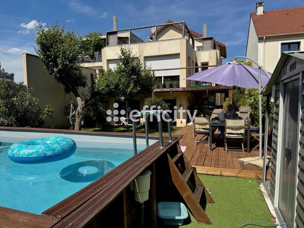 Maison
         6 pièces
        - 145 m² 659 000 € *