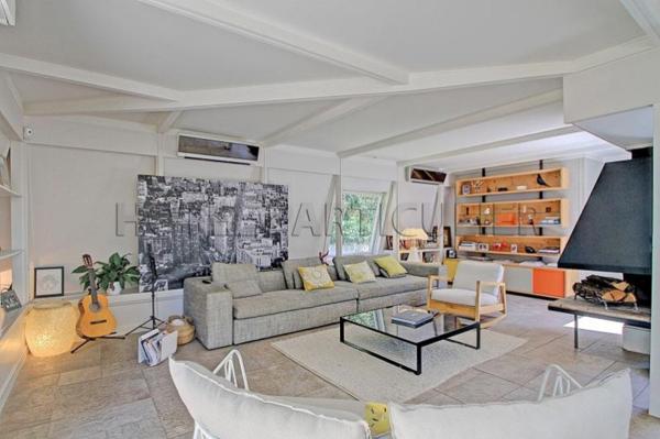 EXCLUSIVITE. Reyrieux, à 5mn de l'A46, maison d'exception de 240m² avec vue panoramique sur la Saône ...