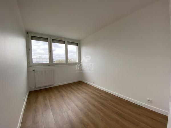 Appartement Cergy 3 pièce(s) 65.53 m2

Loyer €1 144/mois charges comprises **

- Ref : MG11061
