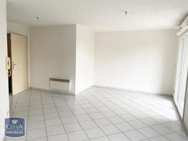 Appartement à louer 2 pièces 48m² Niort (79000)