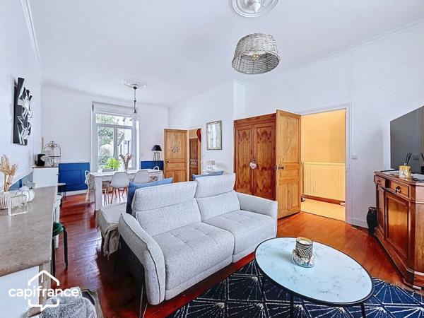 THOUARS Proche Place Lavault Maison de ville avec 4 chambres