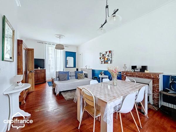 THOUARS Proche Place Lavault Maison de ville avec 4 chambres