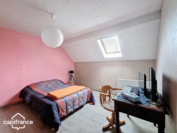 THOUARS Proche Place Lavault Maison de ville avec 4 chambres