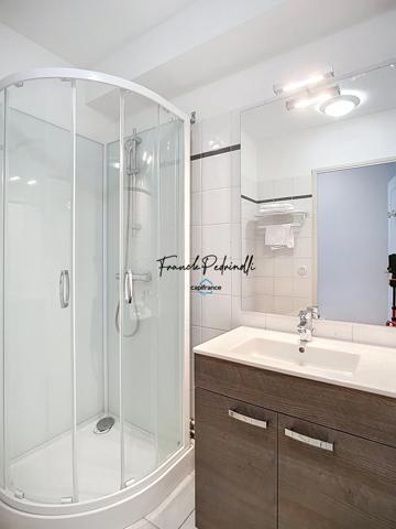 INVESTISSEMENT LOCATIF 6 % sans frais de location / gestion / entretien & réparations a 2 STATIONS de METRO de BELLECOUR