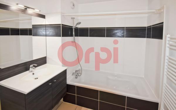 Appartement à louer    3 pièces • 76,42 m2 Lyon 8