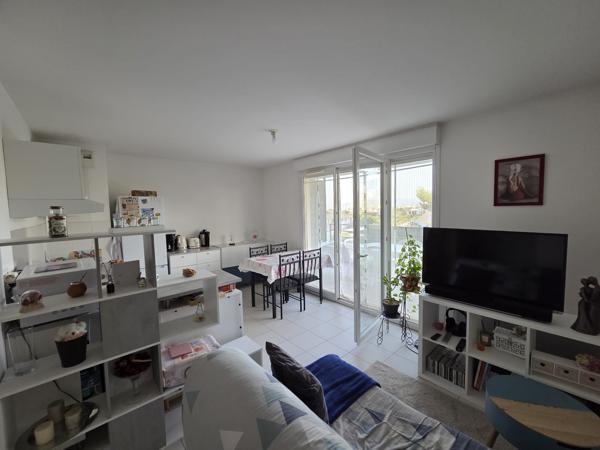Appartement
         2 pièces
        - 43 m² 206 000 € *