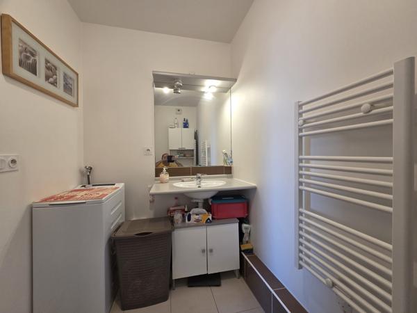 Appartement
         2 pièces
        - 43 m² 206 000 € *