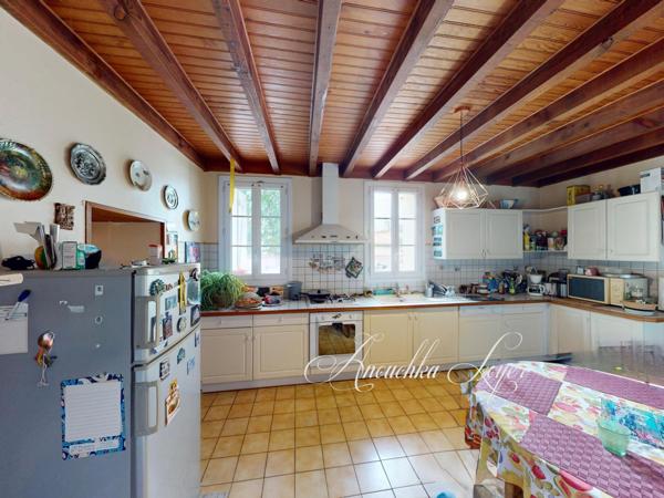 Maison de ville avec garage et jardin