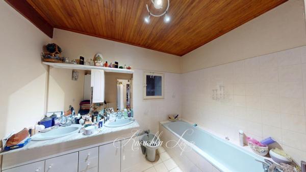 Maison de ville avec garage et jardin