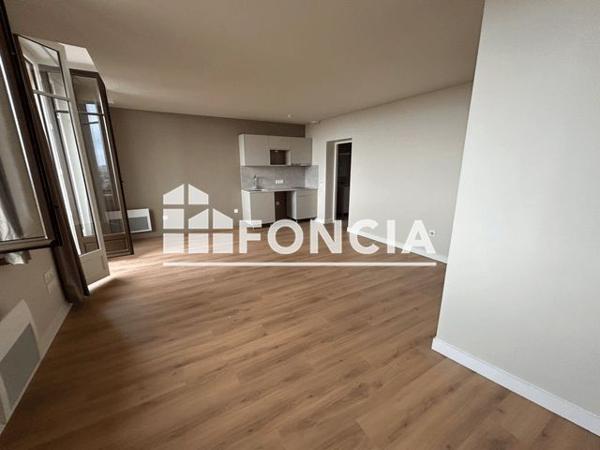 Location Studio 34.9 m² - 21 BOULEVARD PASTEUR Angouleme 16000
