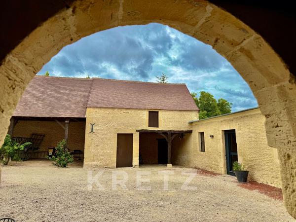 Propriété du XVIIIe rénovée dans un gout design, parc de 1/2Ha, dépendances, rivière