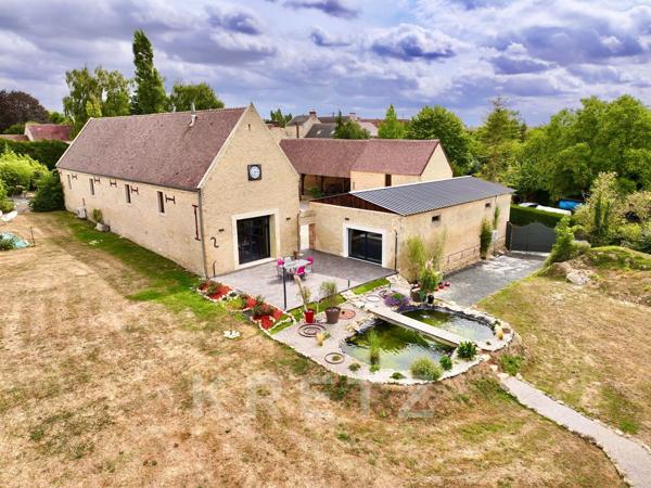 Propriété du XVIIIe rénovée dans un gout design, parc de 1/2Ha, dépendances, rivière