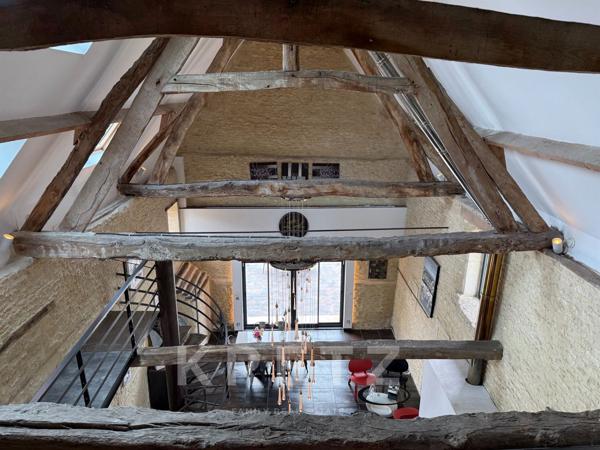 Propriété du XVIIIe rénovée dans un gout design, parc de 1/2Ha, dépendances, rivière