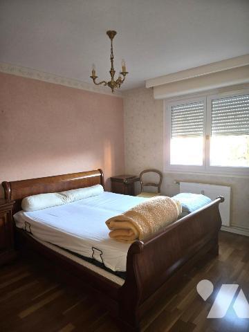 Appartement T4 dans résidence sécurisée avec ascenseur.