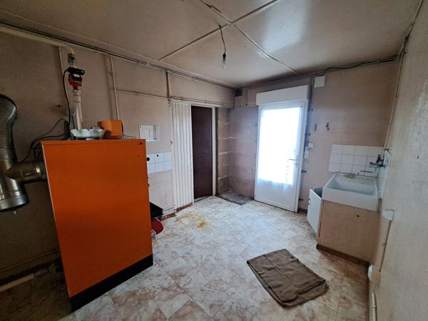 A VENDRE - MAISON DE PLAIN PIED A VILLAINES SOUS MALICORNE