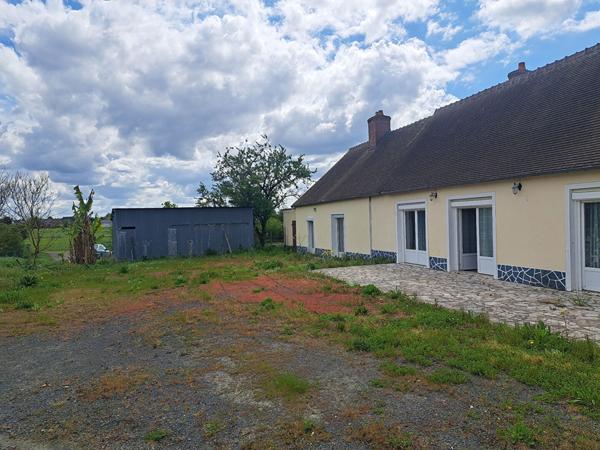 A VENDRE - MAISON DE PLAIN PIED A VILLAINES SOUS MALICORNE