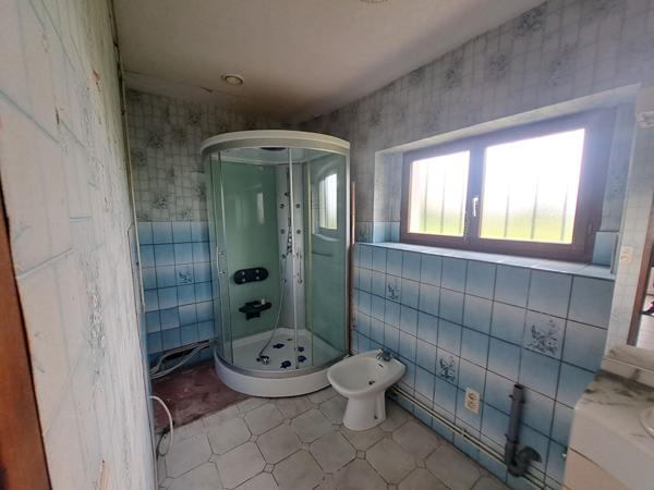 A VENDRE - MAISON DE PLAIN PIED A VILLAINES SOUS MALICORNE