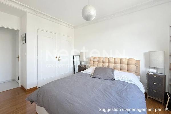 Grand Appartement 4 Pièces RENOVE MODERNE Traversant avec Terrasses Cave et Deux Garages - 69500 BRON