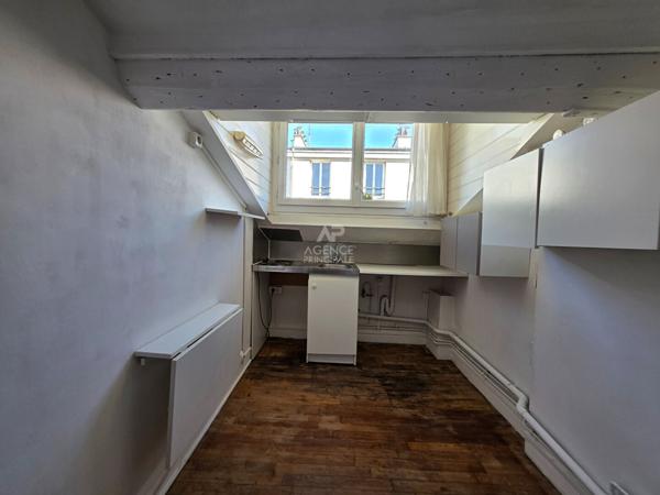 PARIS 18EME - DERNIER ETAGE - MONTMARTRE €69 000 ** - Référence 6603-SB