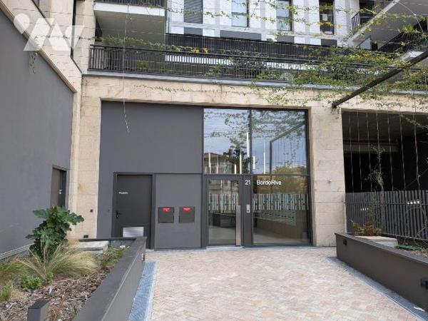 Appartement à Vendre à Bordeaux (33100) en Gironde (33)

Quartier BELVEDERE (commerces de pro...