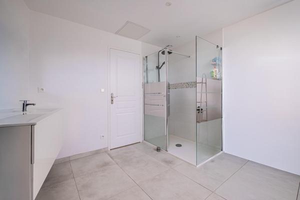 Maison à MONTBIZOT, 72380 - 5 pièces 150m²