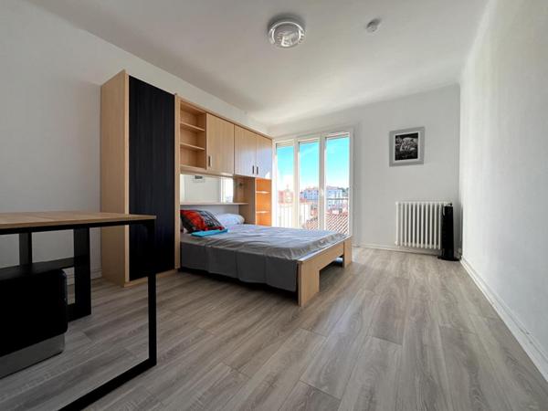 Magnifique appartement T4 de 116 m² avec roof top de 45 m² avec une vue imprenable au 5 ème et dernier étage