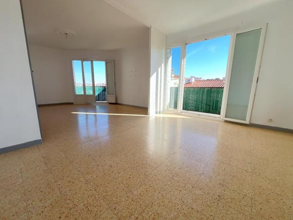 Magnifique appartement T4 de 116 m² avec roof top de 45 m² avec une vue imprenable au 5 ème et dernier étage