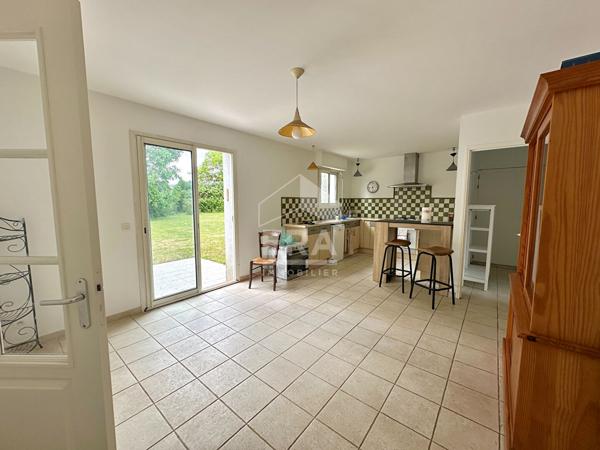 LAGOS - Plaine de Nay : Maison béarnaise traditionnelle avec garage et jardin