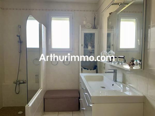 Vente                                                      Maison
                        
                     4 pièces                      90 m2                     à Cerizay