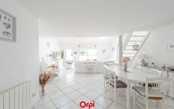 Maison à vendre    3 pièces • 103 m2 Thairé