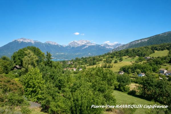 Terrain constructible de 1 020 m² avec vue panoramique – Saint-Jorioz (74)
