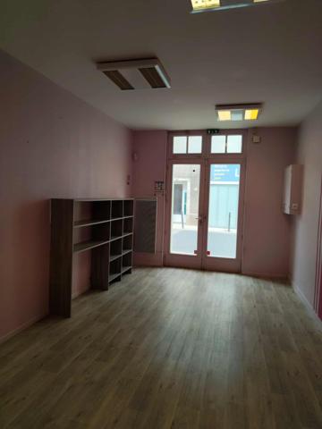 Brioux-sur-Boutonne (79170) Bel immeuble de rapport