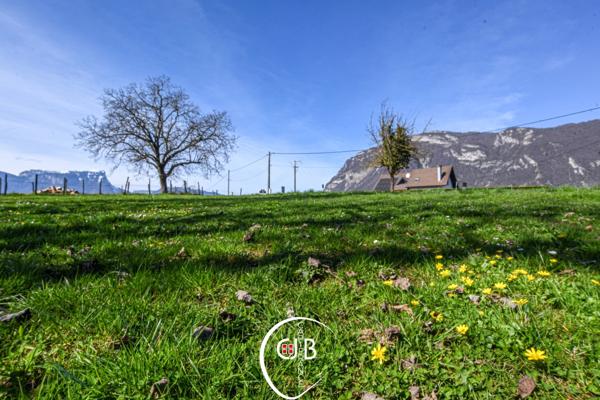 Planaise – Terrain constructible de 473 m² viabilisé