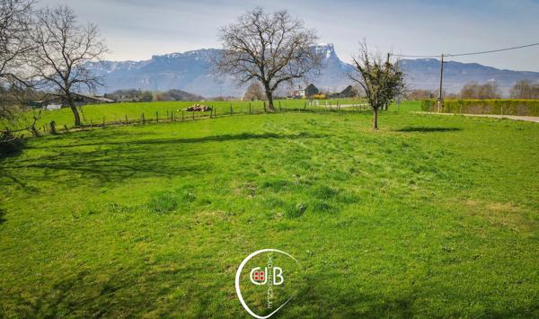 Planaise – Terrain constructible de 473 m² viabilisé