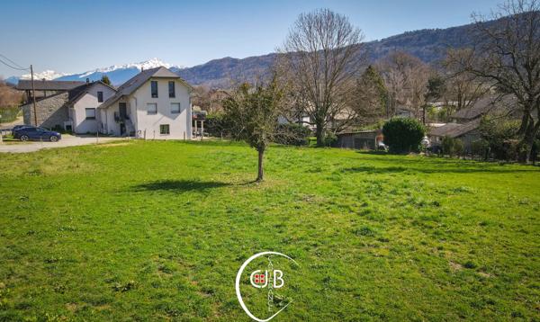 Planaise – Terrain constructible de 473 m² viabilisé
