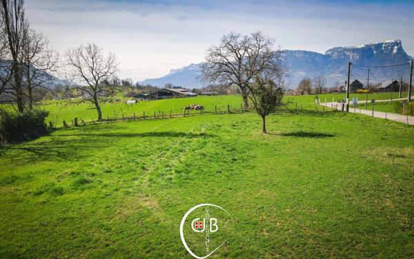 Planaise – Terrain constructible de 473 m² viabilisé