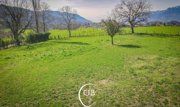 Planaise – Terrain constructible de 473 m² viabilisé