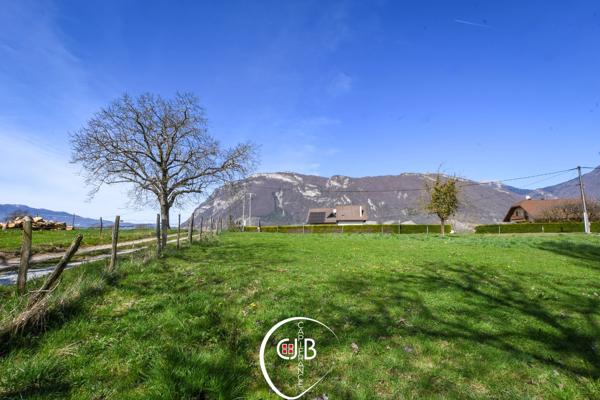 Planaise – Terrain constructible de 473 m² viabilisé