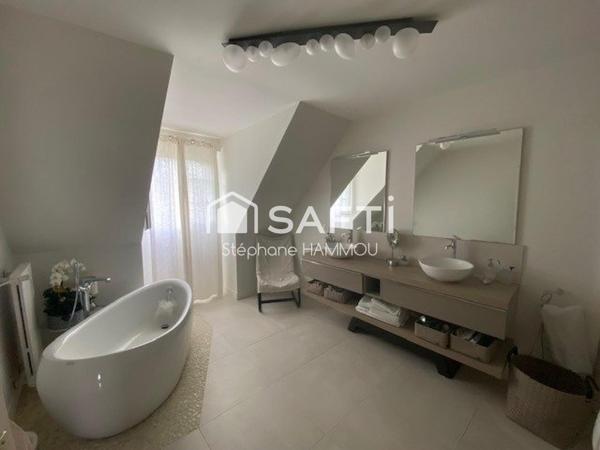 Très belles prestations, piscine, spa, 4 chambres