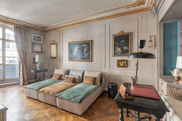 PARIS VIII ELÉGANT APPARTEMENT DE 155M2