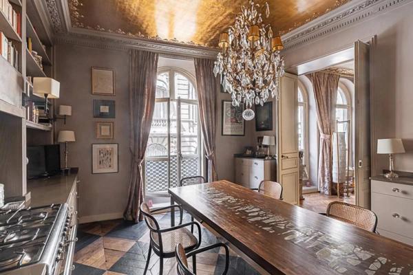 PARIS VIII ELÉGANT APPARTEMENT DE 155M2