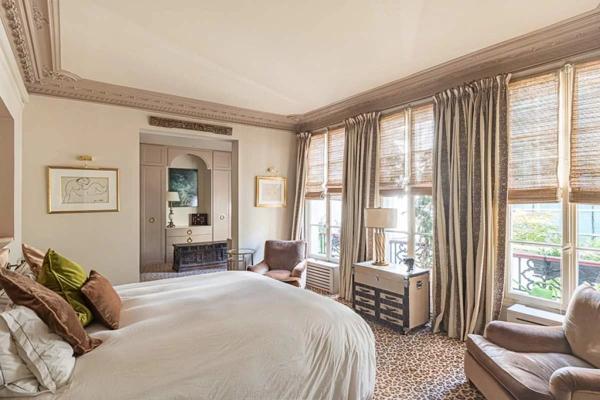 PARIS VIII ELÉGANT APPARTEMENT DE 155M2