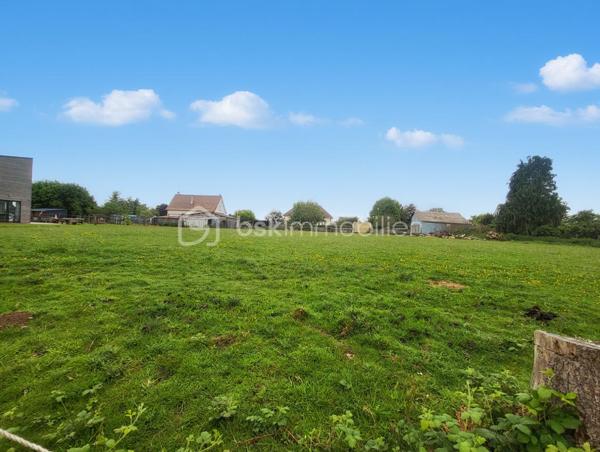 📍 À découvrir sur la commune de Virey

Vous rêvez de construire votre maison dans un environnement calme et agréable ? 🌿

Terrain à bâtir d’environ 1300 m², non viabilisé, avec les réseaux eau et électricité en bordure de terrain.

✅ Libre de tout constructeur pour laisser place à votre projet selon vos envies.

📌 Environnement paisible tout en restant proche des commodités.

Une belle opportunité pour concrétiser votre projet de construction 🏡

📩 Pour plus d’informations ou organiser une visite, n'hésitez pas à me contacter !

Mon rêve est de réaliser les vôtres