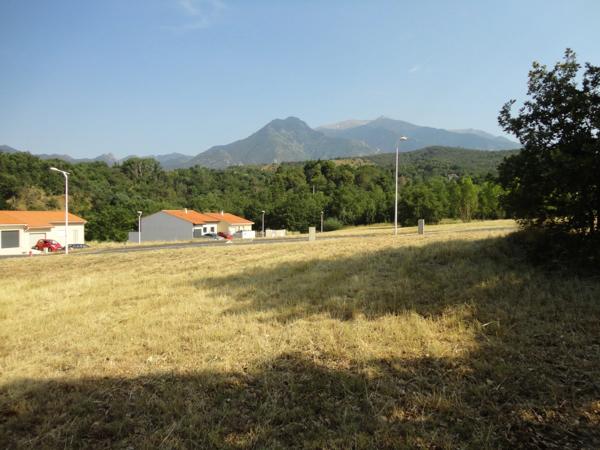 Dpt Pyrénées Orientales (66), à vendre PRADES Terrain constructible 225 m², 2 faces, libre constructeur