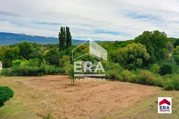À saisir : Terrain constructible de 1870 m² + 3 terrains naturels en bord de rivière !