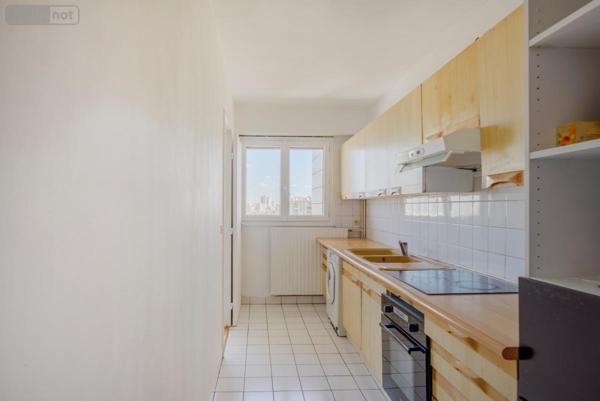 Appartement à vendre à Paris 18e arrondissement à Paris (75018), ref : 75022-919