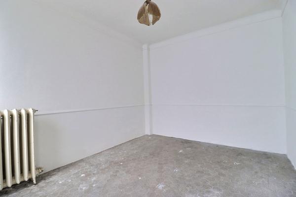 COLOMBES ? HYPERCENTRE ? À 3 MINUTES À PIED DE LA GARE ? 10,70 M