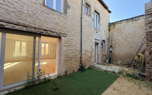 Maison à vendre    5 pièces • 237,60 m2 Courgains