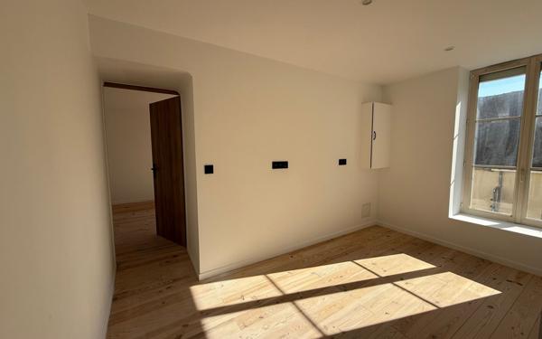 Maison à vendre    5 pièces • 237,60 m2 Courgains